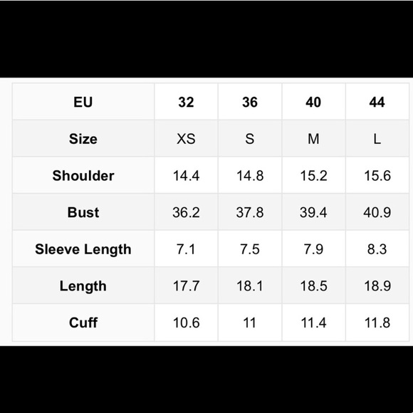 Ribbed knotted crop top🌸🌸 - Picture 3 of 4